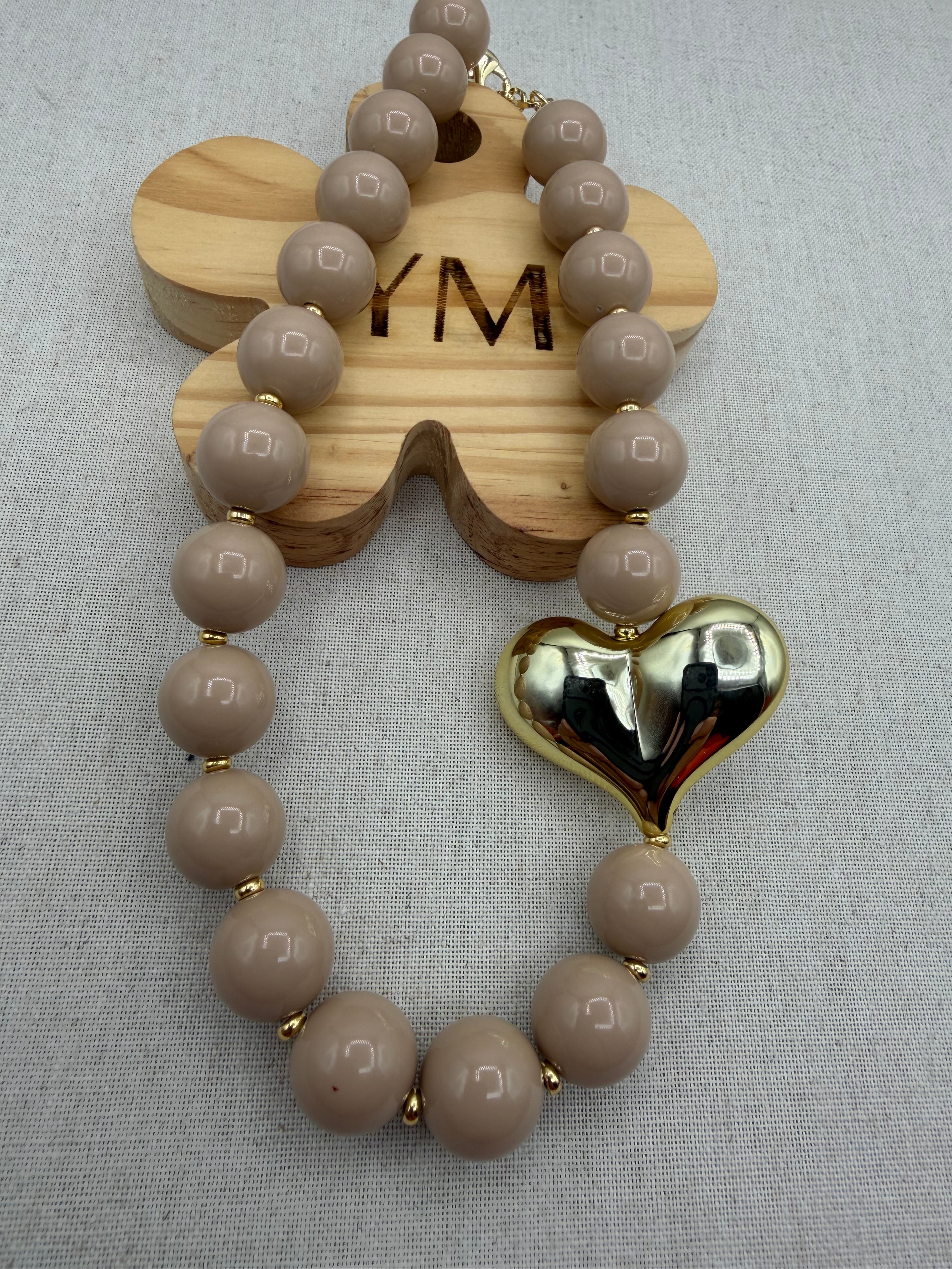 Collares Isaba